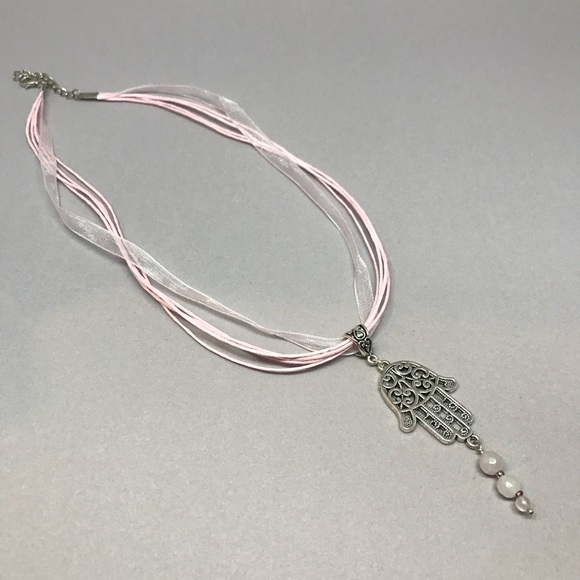 Fatima hand / Hamsa filigree necklace. Ribbon choker with pink gem beads - Picture 2 of 5